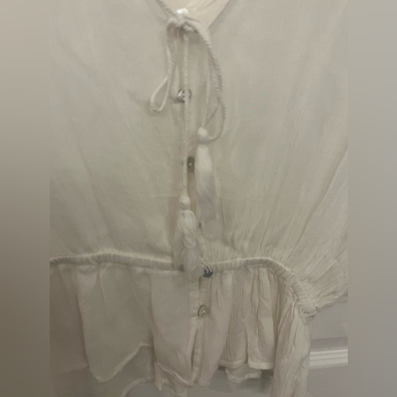 White Blouse Women’s Size Medium - Picture 2 of 5